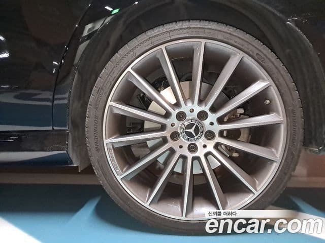 Mercedes-Benz E-Class 2021 — ფოტო 12/18