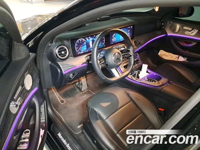 Mercedes-Benz E-Class 2021 — ფოტო 14/18