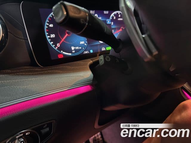 Mercedes-Benz E-Class 2021 — ფოტო 16/18