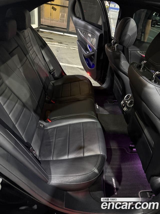 Mercedes-Benz E-Class 2021 — ფოტო 17/18