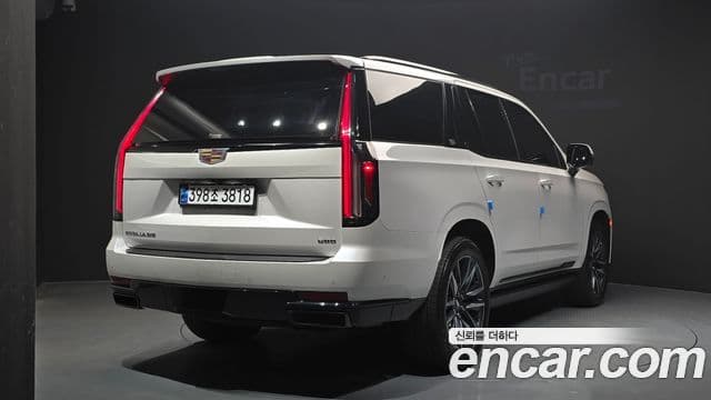 Cadillac Escalade 2022 — ფოტო 2/20