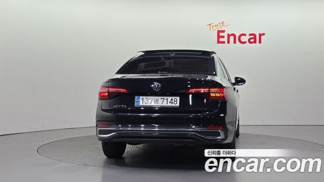 Volkswagen Jetta 2023 — Şəkil 4/20