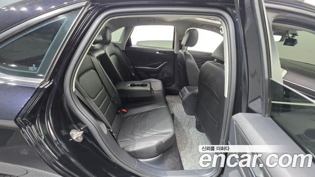 Volkswagen Jetta 2023 — Şəkil 18/20