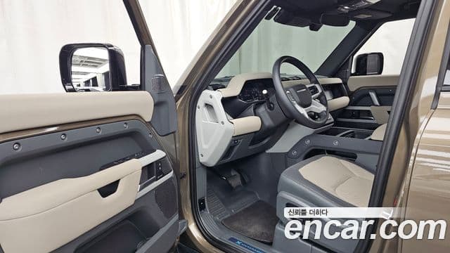 Land Rover Defender 2023 — Фото 10/20