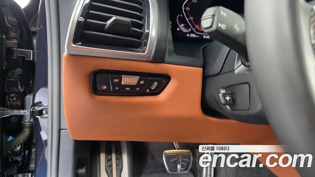 BMW 8 Series 2021 — ფოტო 16/20