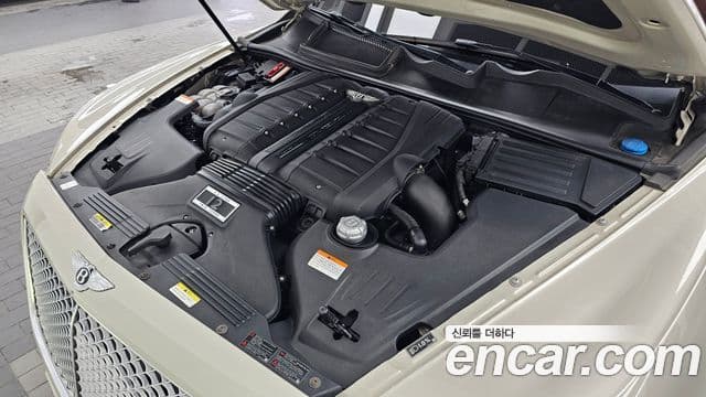 Bentley Bentayga 2018 — Şəkil 6/20