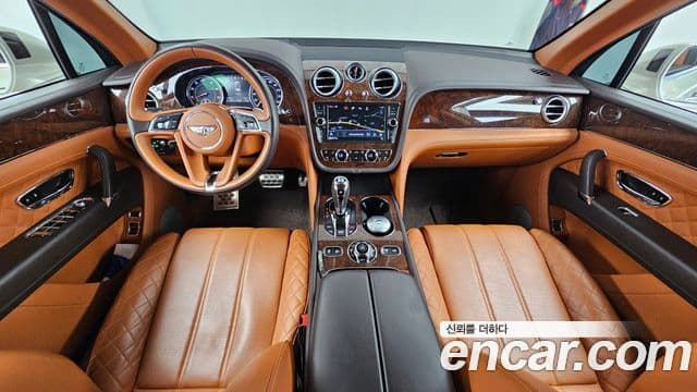 Bentley Bentayga 2018 — Şəkil 7/20