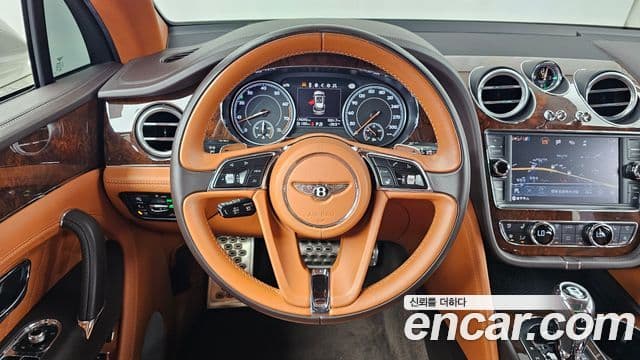 Bentley Bentayga 2018 — Şəkil 13/20