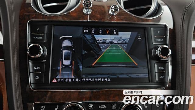 Bentley Bentayga 2018 — Şəkil 15/20