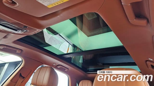Bentley Bentayga 2018 — Şəkil 18/20