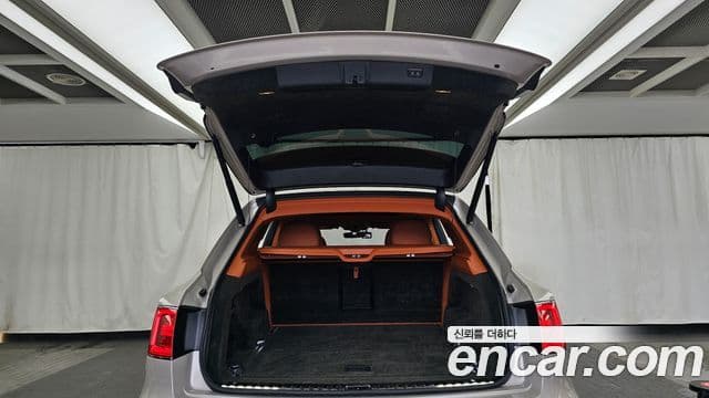 Bentley Bentayga 2018 — Şəkil 20/20