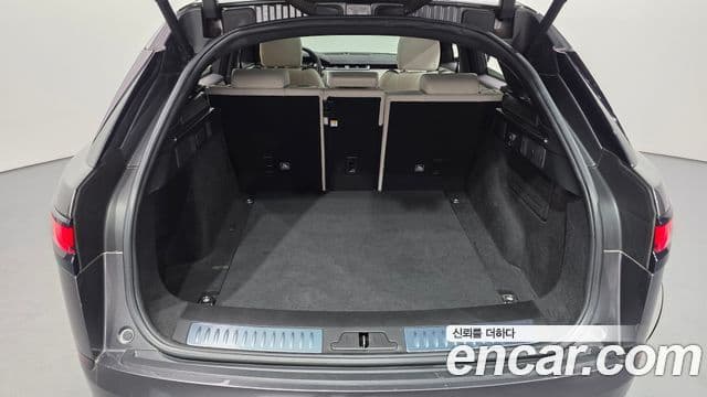 Land Rover Range Rover Velar 2018 — Фото 17/20