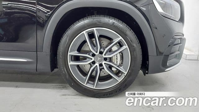 Mercedes-Benz GLB-Class 2025 — ფოტო 5/17