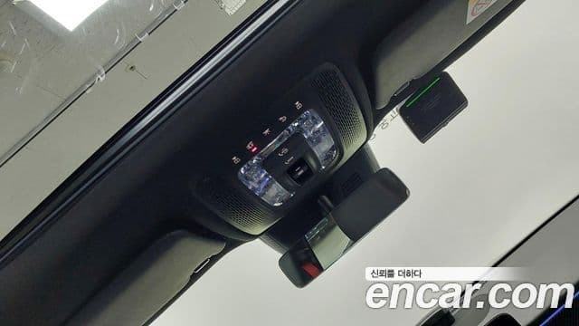 Mercedes-Benz GLB-Class 2025 — ფოტო 17/17