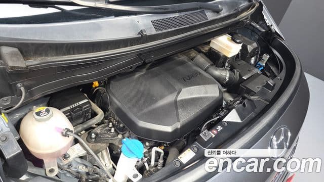 Hyundai Staria 2022 — ფოტო 6/20