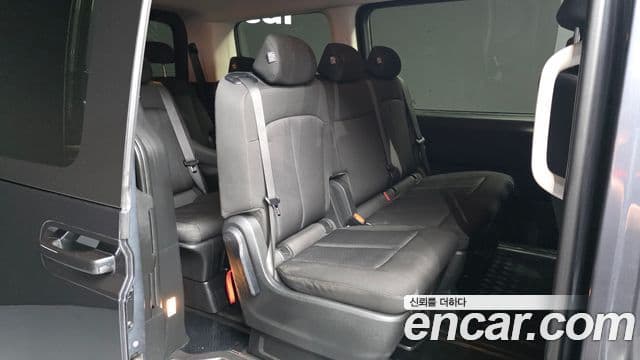 Hyundai Staria 2022 — ფოტო 11/20
