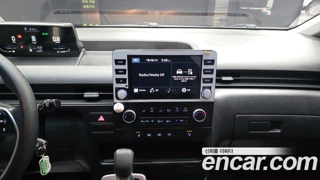 Hyundai Staria 2022 — ფოტო 15/20