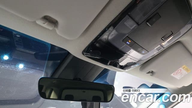 Hyundai Staria 2022 — ფოტო 18/20