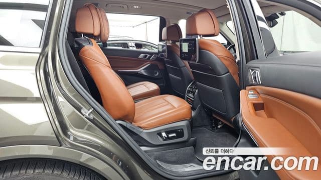 BMW X7 2021 — Фото 12/20