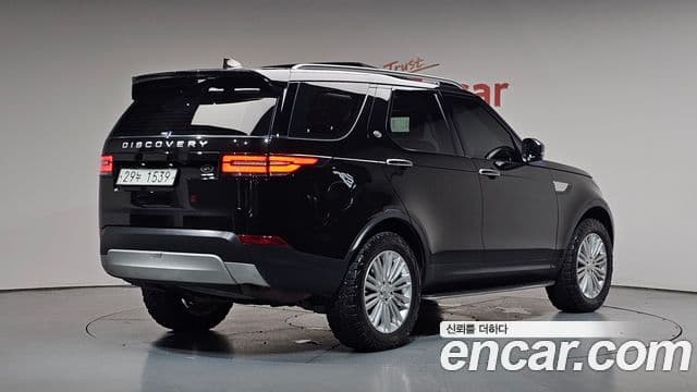 Land Rover Discovery 5 2018 — Фото 2/20