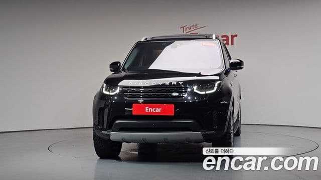 Land Rover Discovery 5 2018 — Фото 3/20