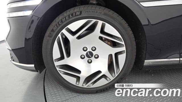 Genesis G90 2023 — ფოტო 5/20