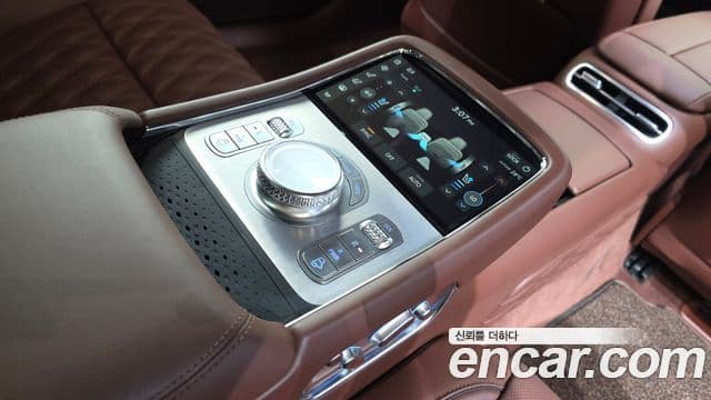 Genesis G90 2023 — ფოტო 18/20