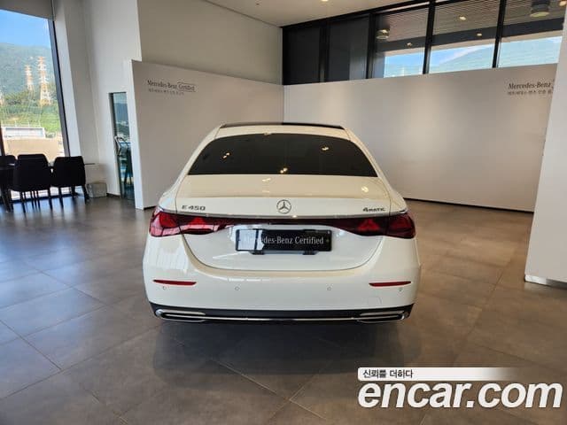 Mercedes-Benz E-Class 2025 — ფოტო 10/20