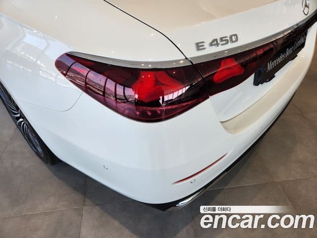 Mercedes-Benz E-Class 2025 — ფოტო 13/20