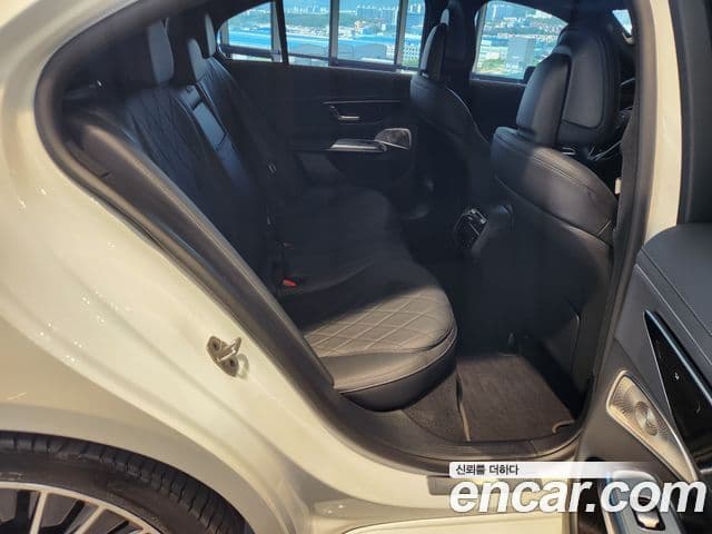 Mercedes-Benz E-Class 2025 — ფოტო 20/20