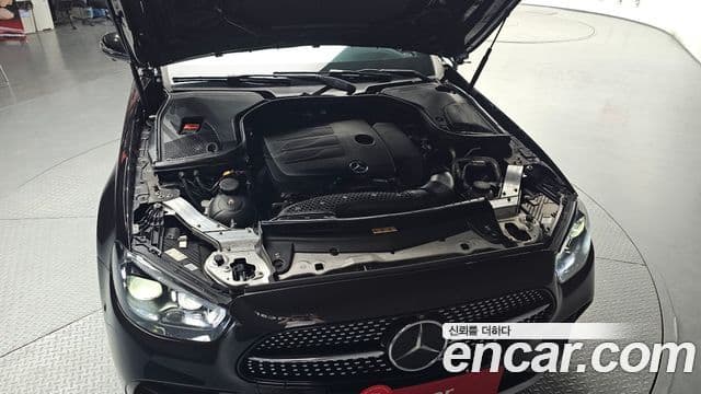 Mercedes-Benz E-Class 2022 — ფოტო 5/20