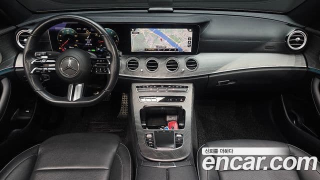 Mercedes-Benz E-Class 2022 — ფოტო 9/20