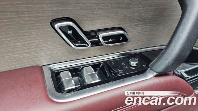 Land Rover Range Rover 2023 — Фото 15/20