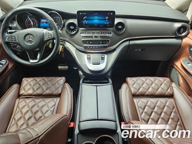 Mercedes-Benz V-Class 2023 — Şəkil 17/20