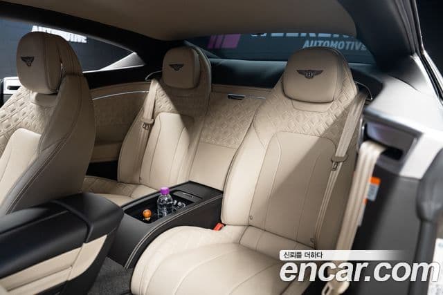 Bentley Continental GT 2021 — Şəkil 8/9
