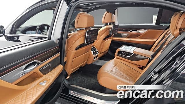 BMW 7 Series 2020 — ფოტო 11/20
