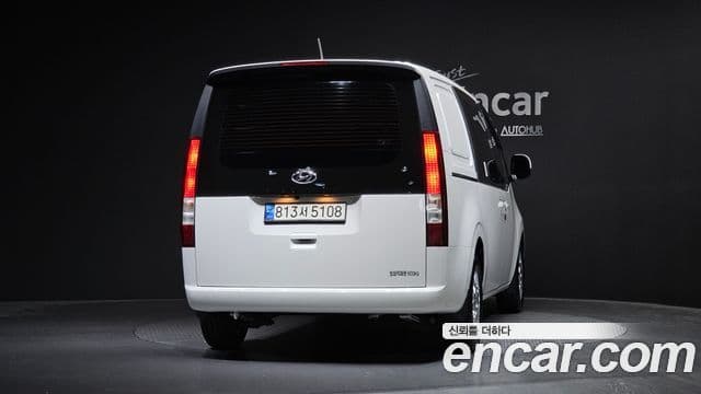 Hyundai Staria 2022 — ფოტო 4/20