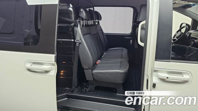 Hyundai Staria 2022 — ფოტო 11/20