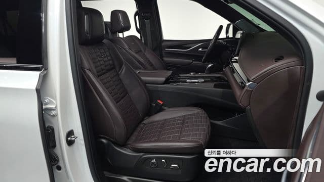 Cadillac Escalade 2023 — Фото 10/20