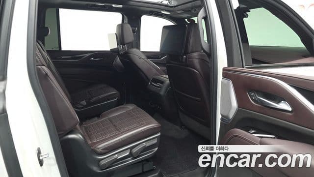 Cadillac Escalade 2023 — Фото 11/20