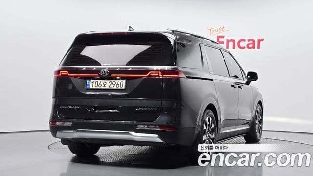 Kia Carnival 2021 — ფოტო 2/20