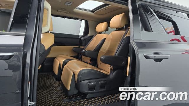 Kia Carnival 2021 — ფოტო 12/20