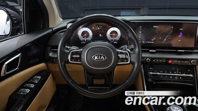 Kia Carnival 2021 — ფოტო 13/20
