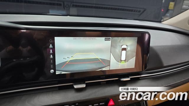 Kia Carnival 2021 — ფოტო 16/20