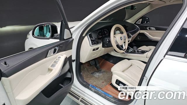 BMW X7 2021 — Şəkil 10/20