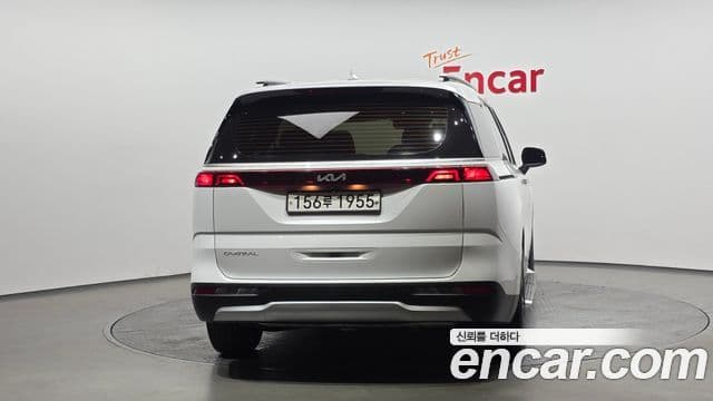 Kia Carnival 2022 — ფოტო 4/20