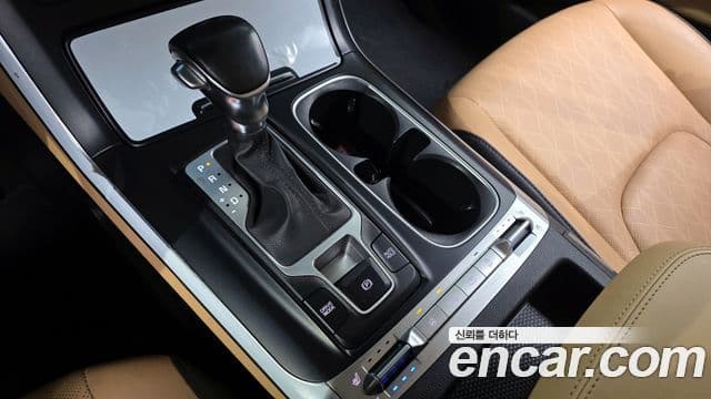 Kia Carnival 2022 — ფოტო 9/20