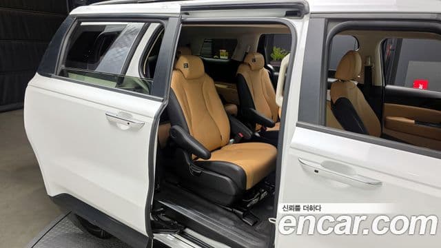Kia Carnival 2022 — ფოტო 12/20