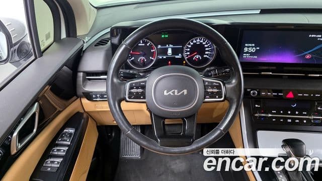 Kia Carnival 2022 — ფოტო 13/20