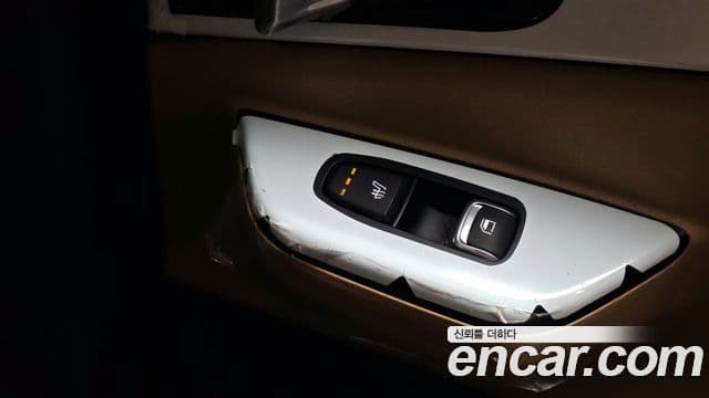 Kia Carnival 2022 — ფოტო 19/20